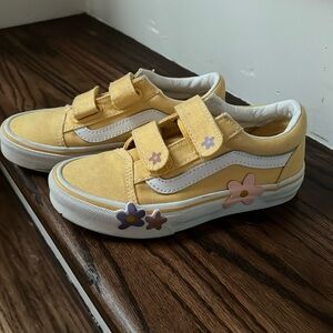 Adorable yellow Girls Vans size 13. No tags, but never worn outdoors. New.